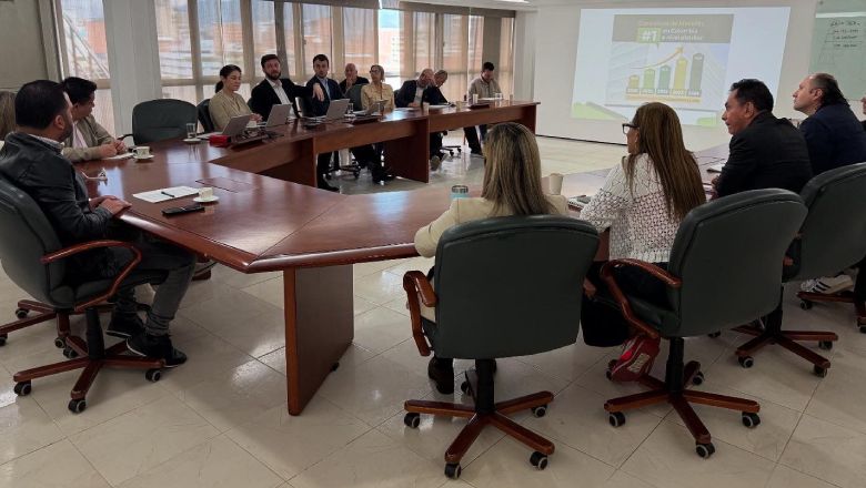 Contraloría Distrital de Medellín en visita de la Agencia Francesa de Desarrollo para Colombia